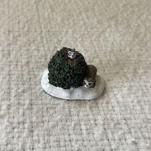 Lemax Village Loose Accessory Red‎ Raccoon In Snow Bush Hiding Forest Figure